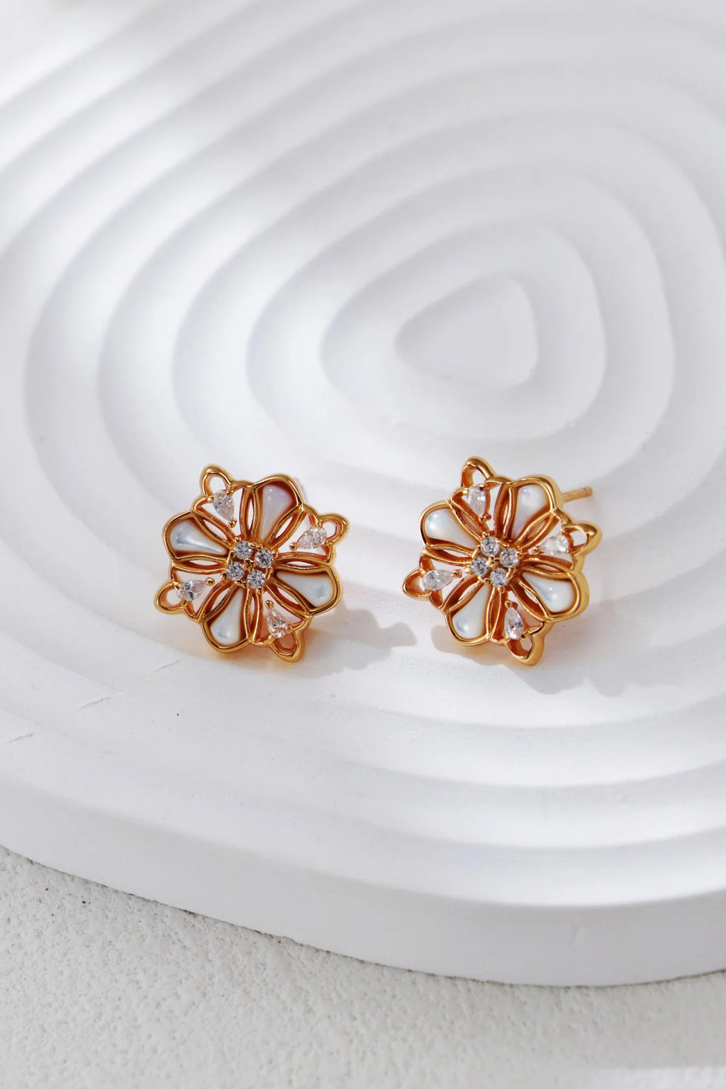 White Shell Starburst Zircon Stud Earrings