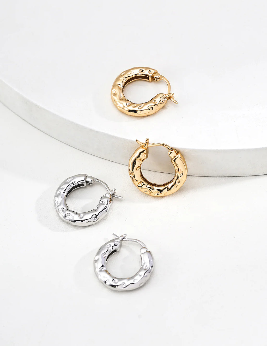 Minimal Zircon Hoop Earrings
