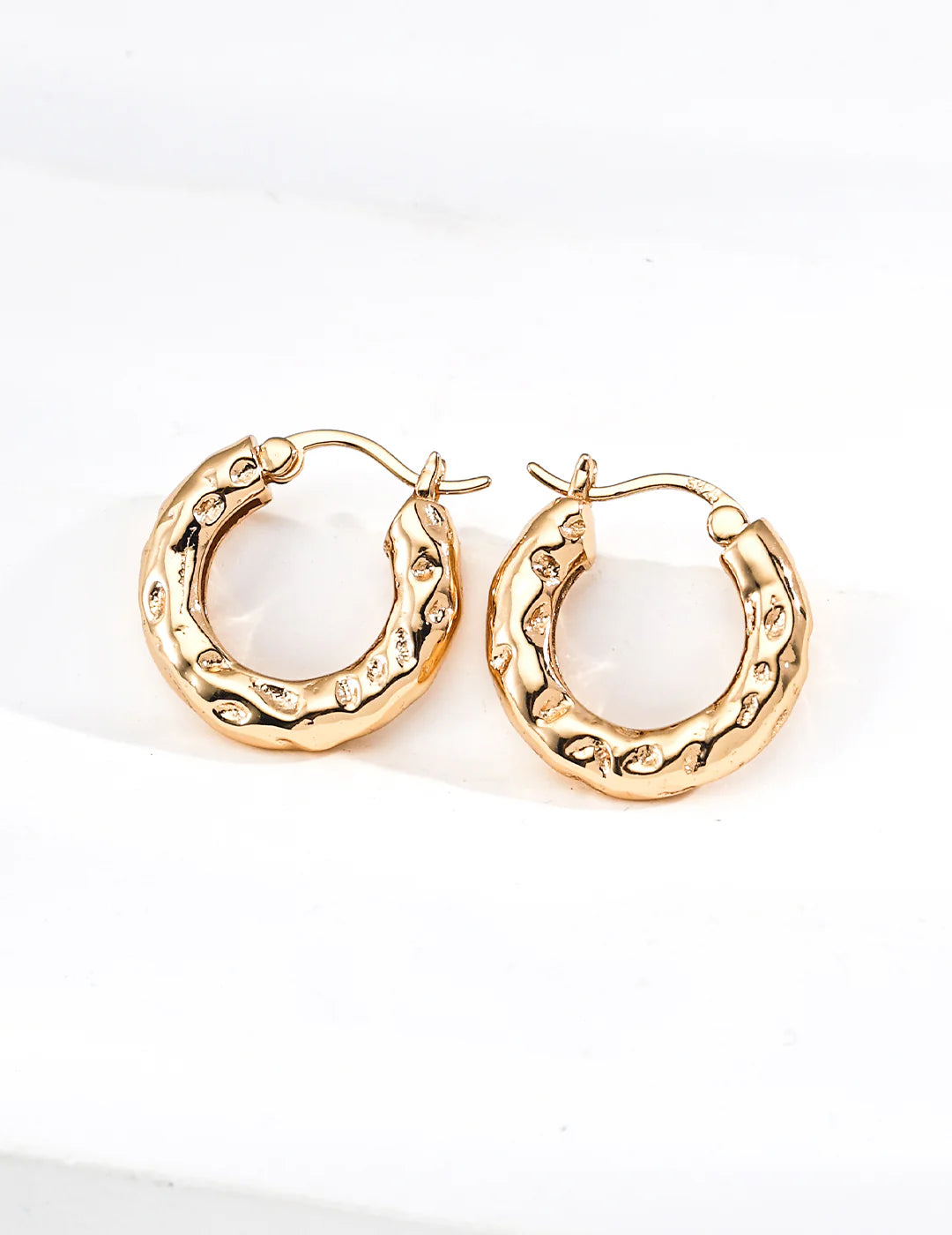 Minimal Zircon Hoop Earrings